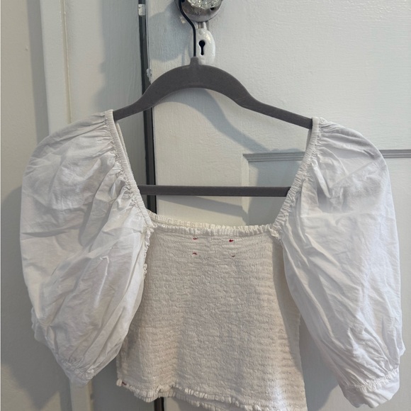 XiRENA Cream Puff Sleeve Smocked Crop Blouse - Picture 4 of 5